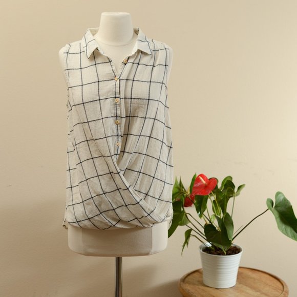 Isabella Sinclair Ingram Wrap Top - Picture 5 of 10